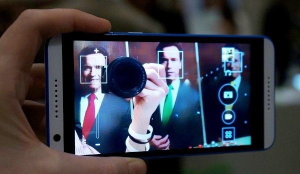 camera của HTC Desire 820s