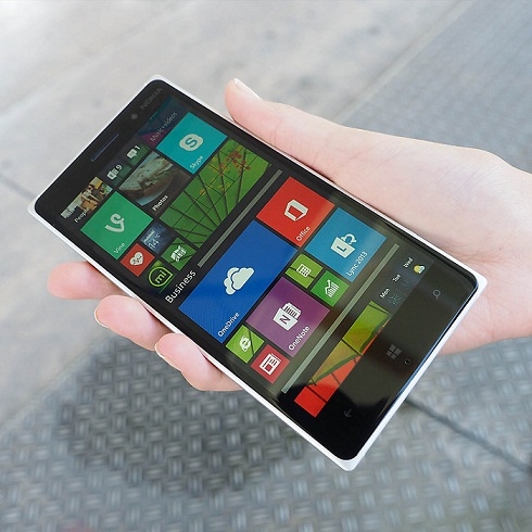 Nokia Lumia 830 man hinh