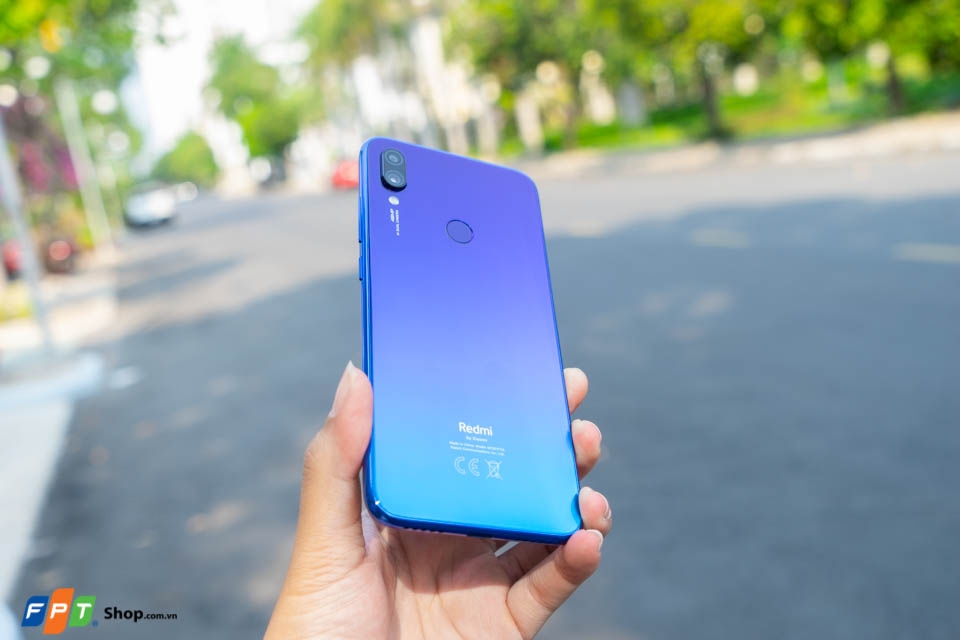 thiết kế trên Redmi Note 7