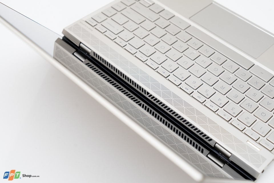 HP Envy 13 phiên bản Core i7: Thần thái quyến rũ, 4 nhân 8 luồng vượt trội (ảnh 4)