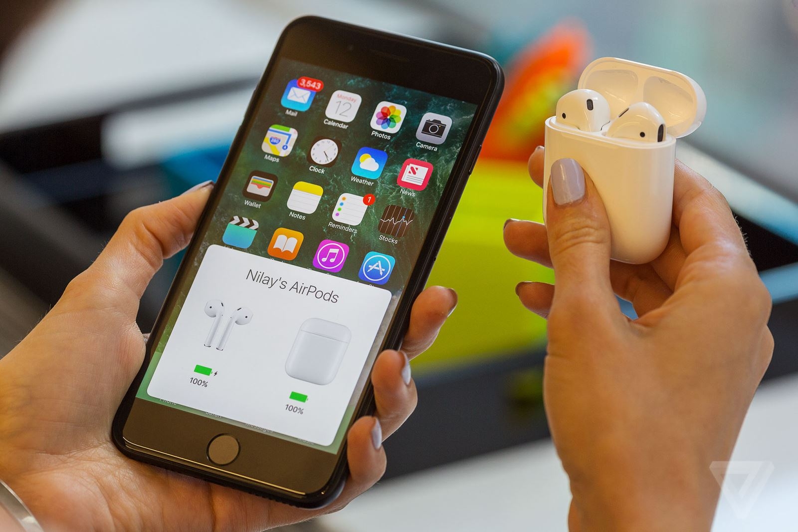 Ngán ngẩm màn hình lớn, nên chọn smartphone nào nhỏ gọn, mạnh mẽ cho 2 năm tới? (ảnh 4)