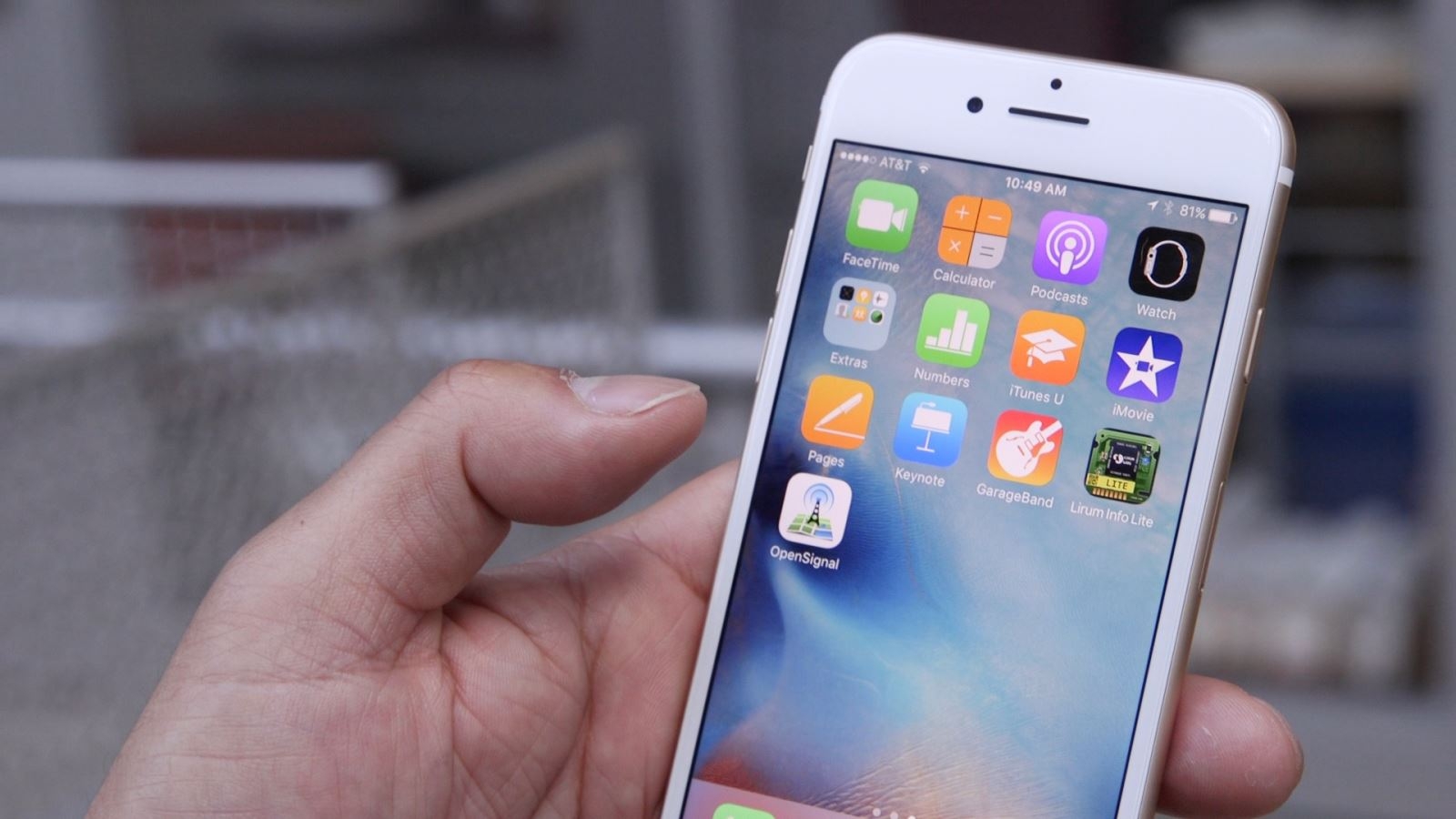Ngán ngẩm màn hình lớn, nên chọn smartphone nào nhỏ gọn, mạnh mẽ cho 2 năm tới? (ảnh 5)