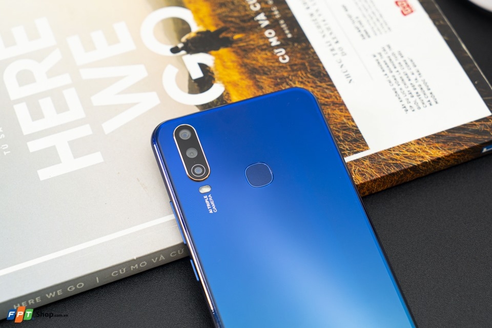 Vivo Y15: Mức giá dễ chịu, nổi bật thời lượng pin siêu ấn tượng và bộ 3 camera chính (ảnh 1)