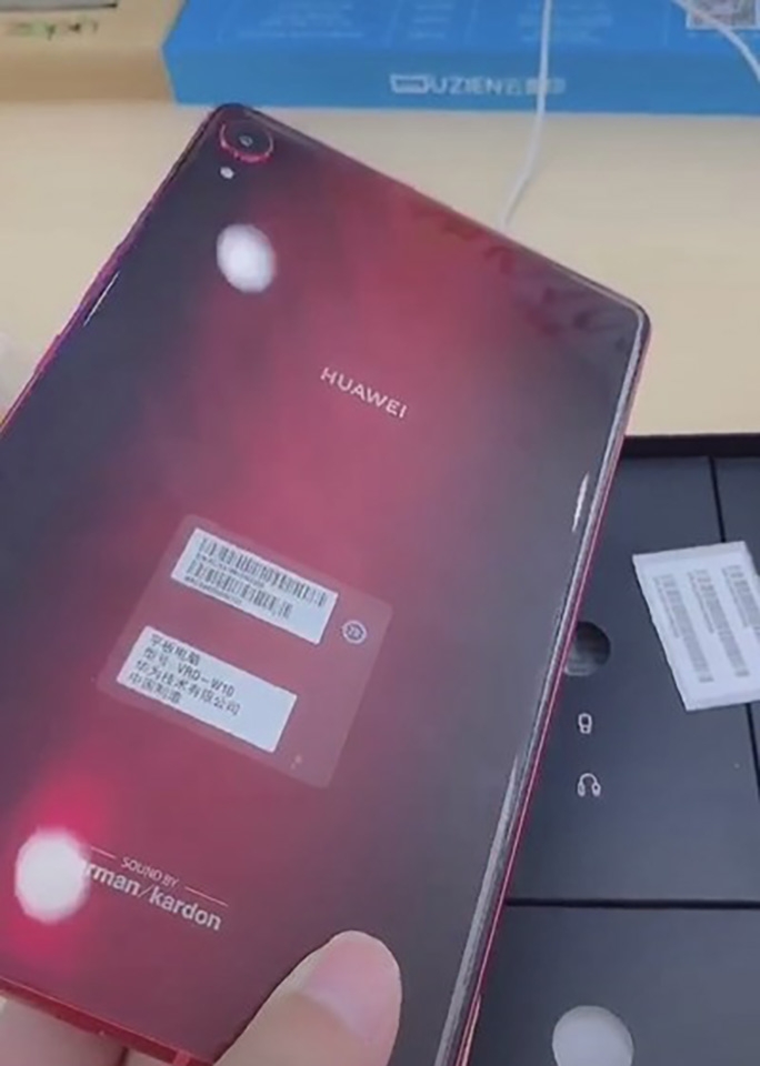 Huawei MediaPad M6 8.4 Turbo Edition (ảnh 2)