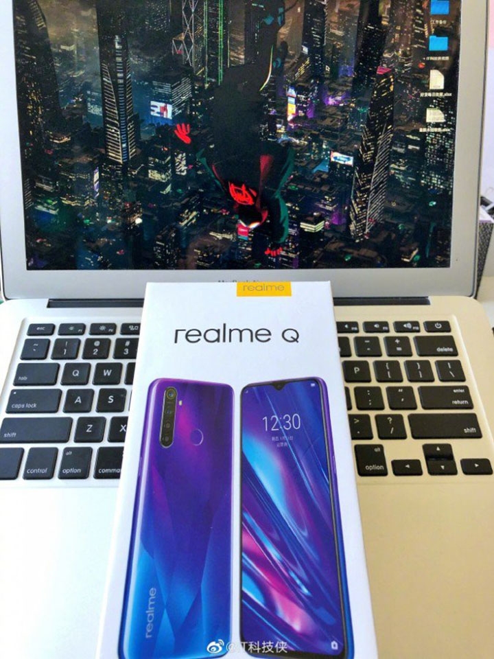 Realme Q (ảnh 2) Realme Q (ảnh 2)