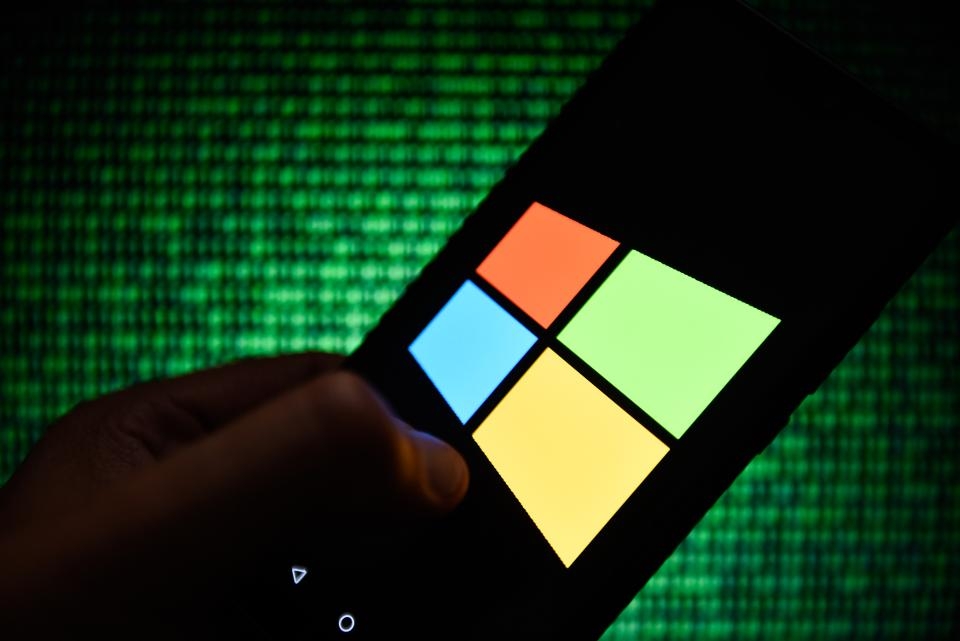 Lỗ hổng bảo mật trên iPhone cũng ảnh hưởng đến Android và Windows Lỗ hổng bảo mật trên iPhone cũng ảnh hưởng đến Android và Windows