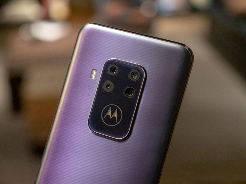 Motorola One Zoom