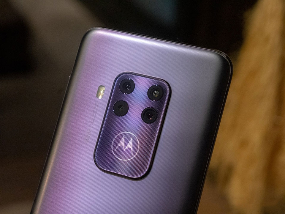 Motorola One Zoom