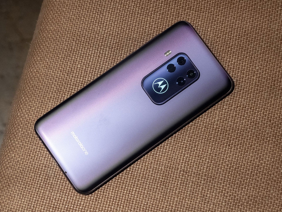 Motorola One Zoom