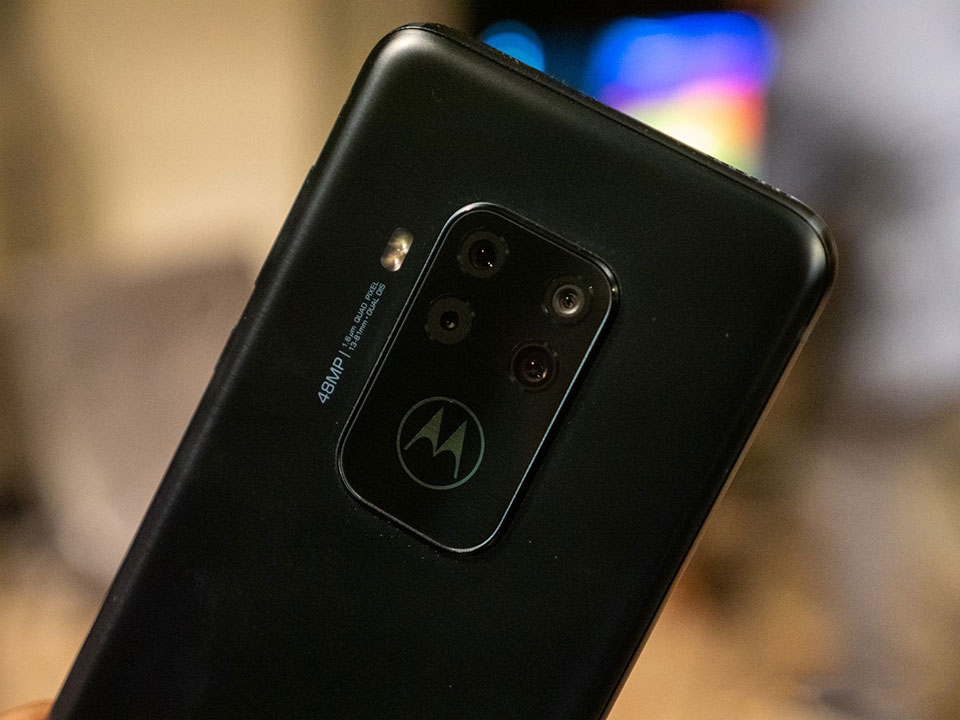 Motorola One Zoom