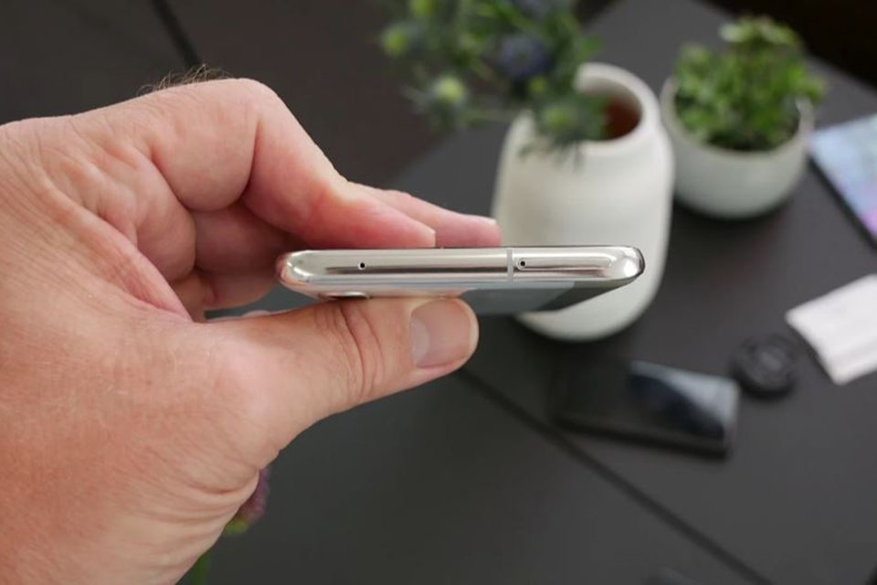 khe SIM Galaxy A90 5G