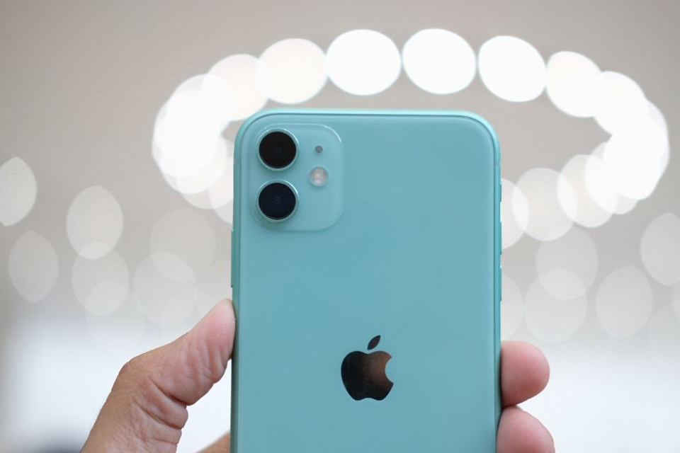So sánh Galaxy S10 và iPhone 11 (ảnh 5)