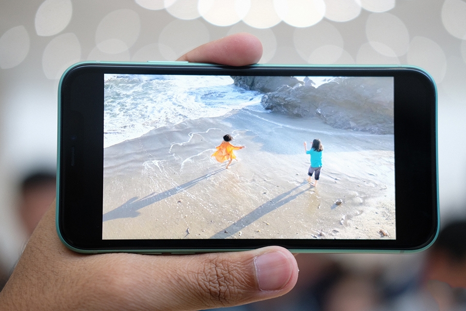 So sánh Galaxy S10 và iPhone 11 (ảnh 3)