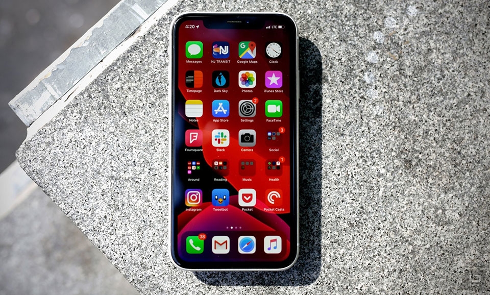 iPhone Xs với iOS 13