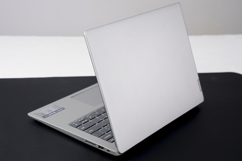 IdeaPad 330S 14IKBR: Core i5 4 nhân 8 luồng, màn hình IPS, laptop tốt nhất tầm 13 triệu? (ảnh 5)