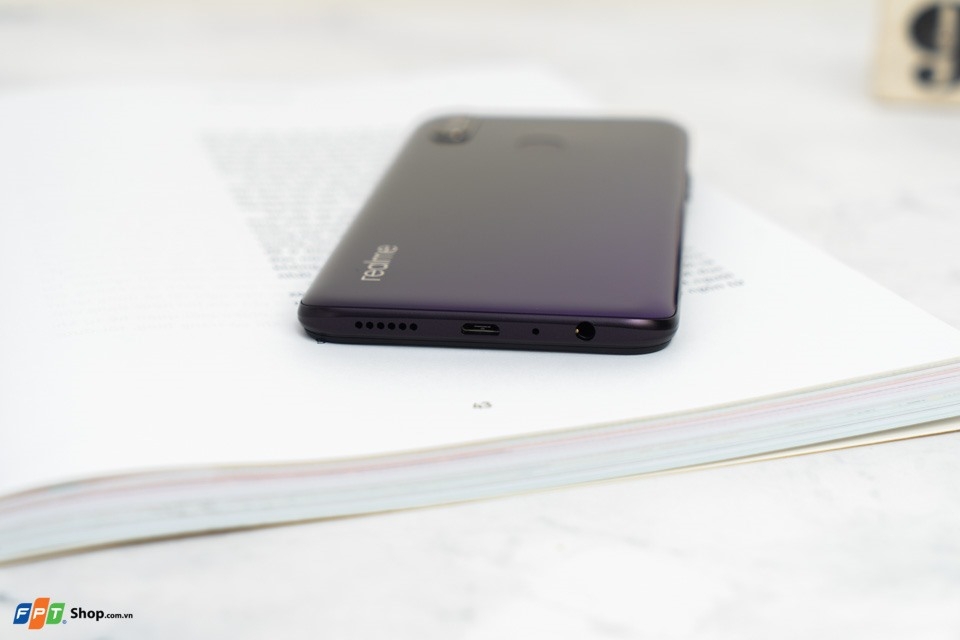 Realme 3 Pro: Chiến game “xịn xò”, ngoại hình quyến rũ! (ảnh 3) Realme 3 Pro: Chiến game “xịn xò”, ngoại hình quyến rũ! (ảnh 3)