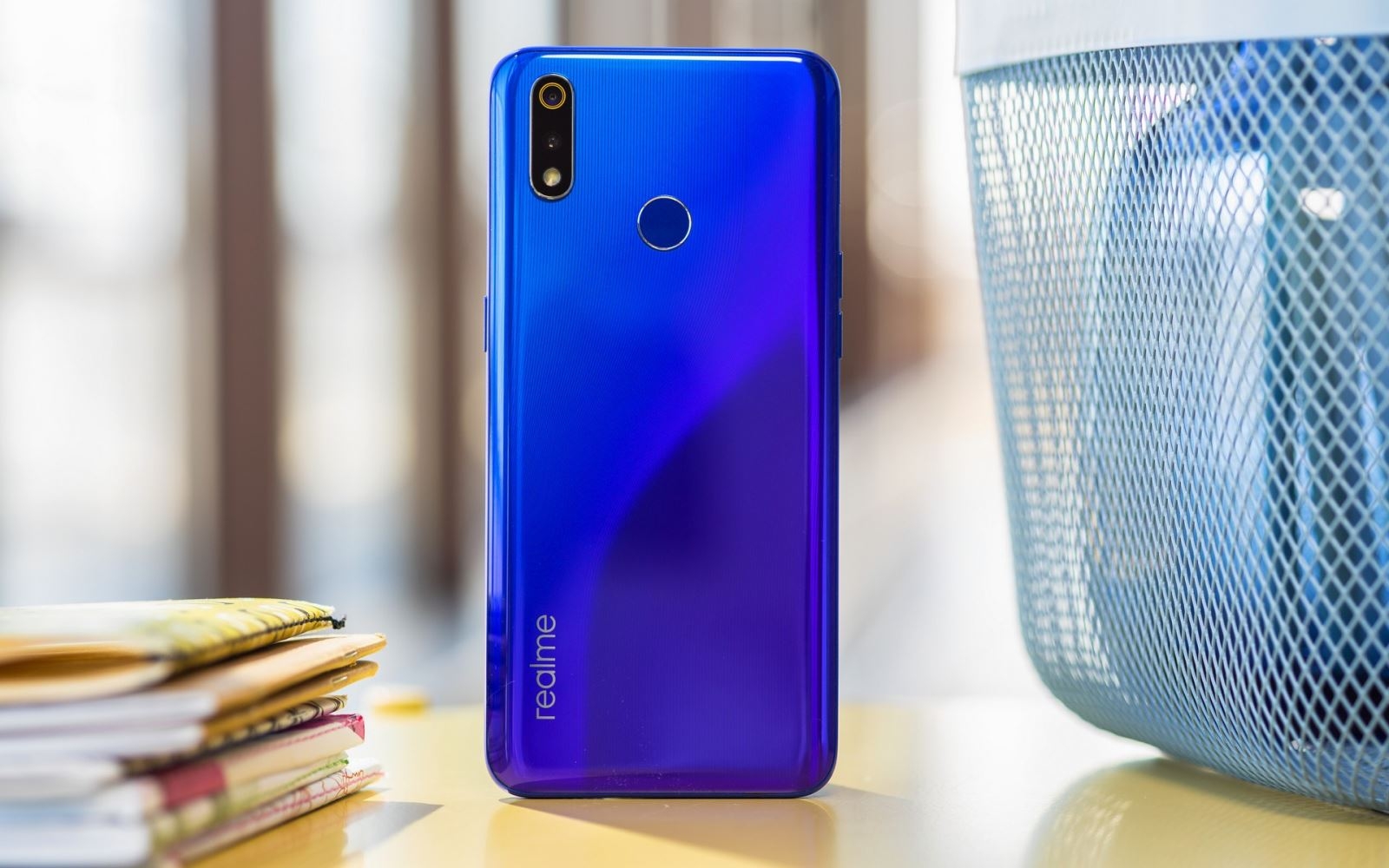 Realme 3 Pro: Chiến game “xịn xò”, ngoại hình quyến rũ! (ảnh 5) Realme 3 Pro: Chiến game “xịn xò”, ngoại hình quyến rũ! (ảnh 5)