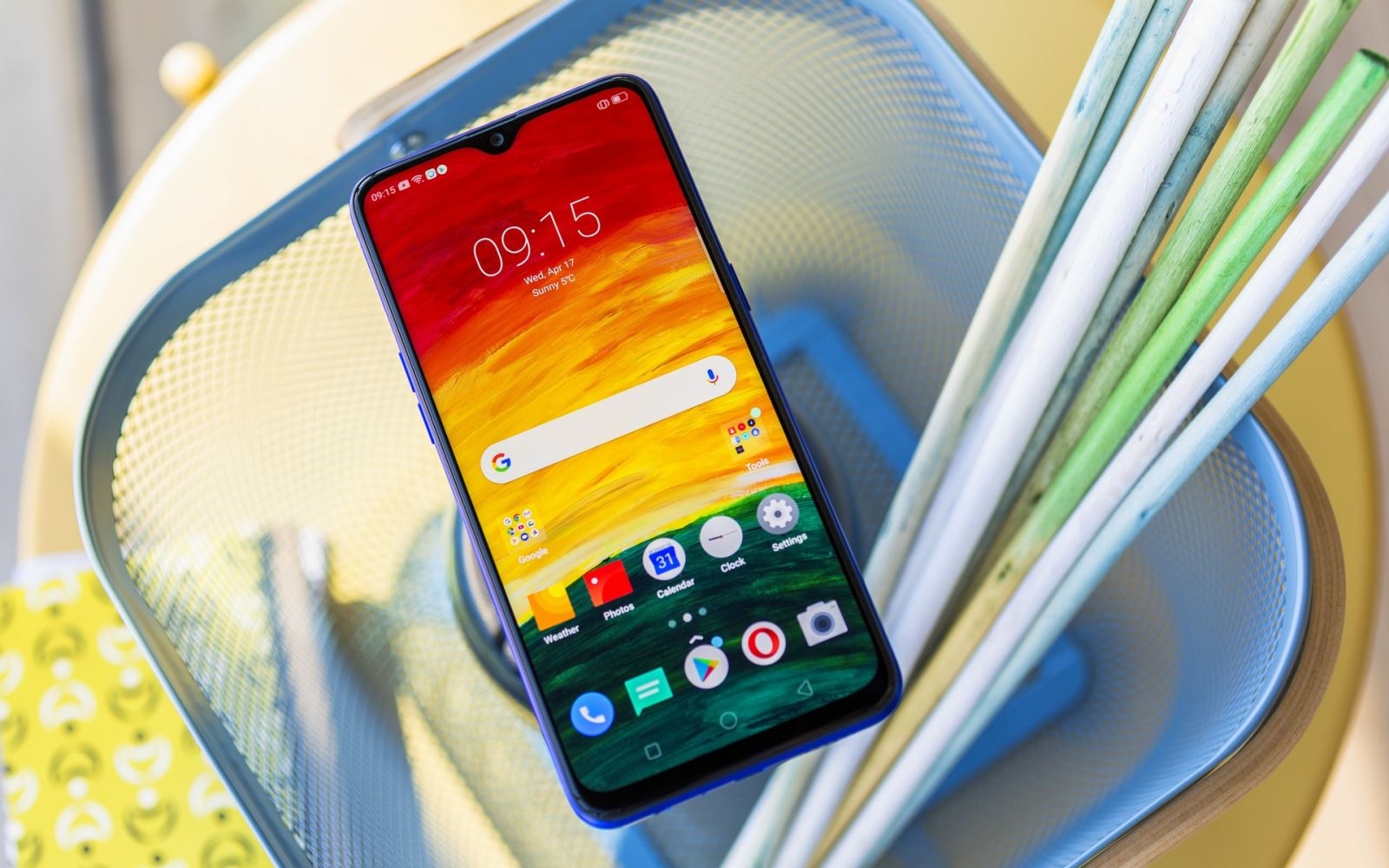 Realme 3 Pro: Chiến game “xịn xò”, ngoại hình quyến rũ! (ảnh 7) Realme 3 Pro: Chiến game “xịn xò”, ngoại hình quyến rũ! (ảnh 7)