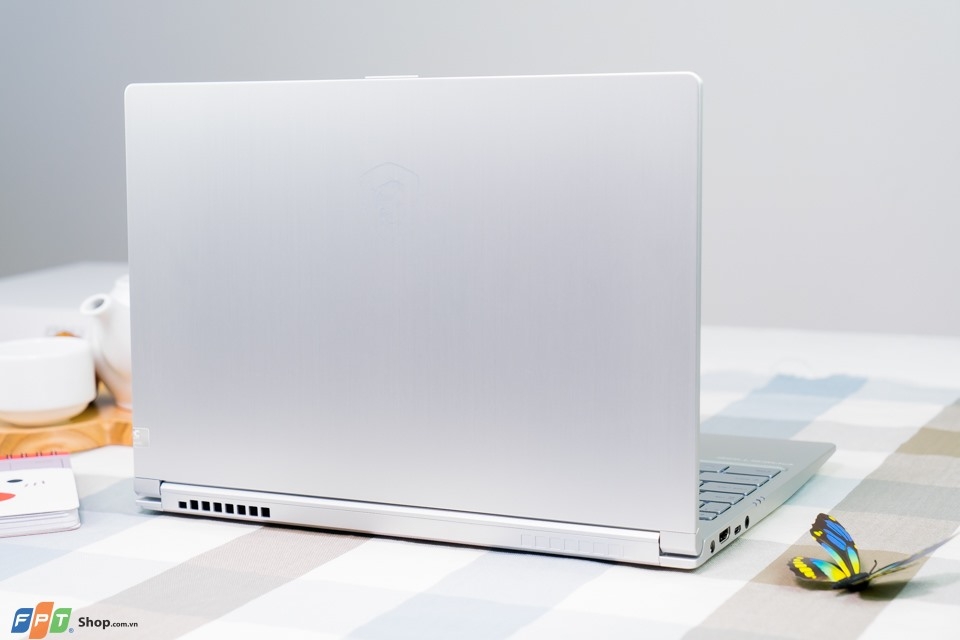 Ultrabook PS42 từ MSI: Vẻ đẹp tinh khôi "che dấu" hiệu năng mạnh mẽ bên trong! (ảnh 1)