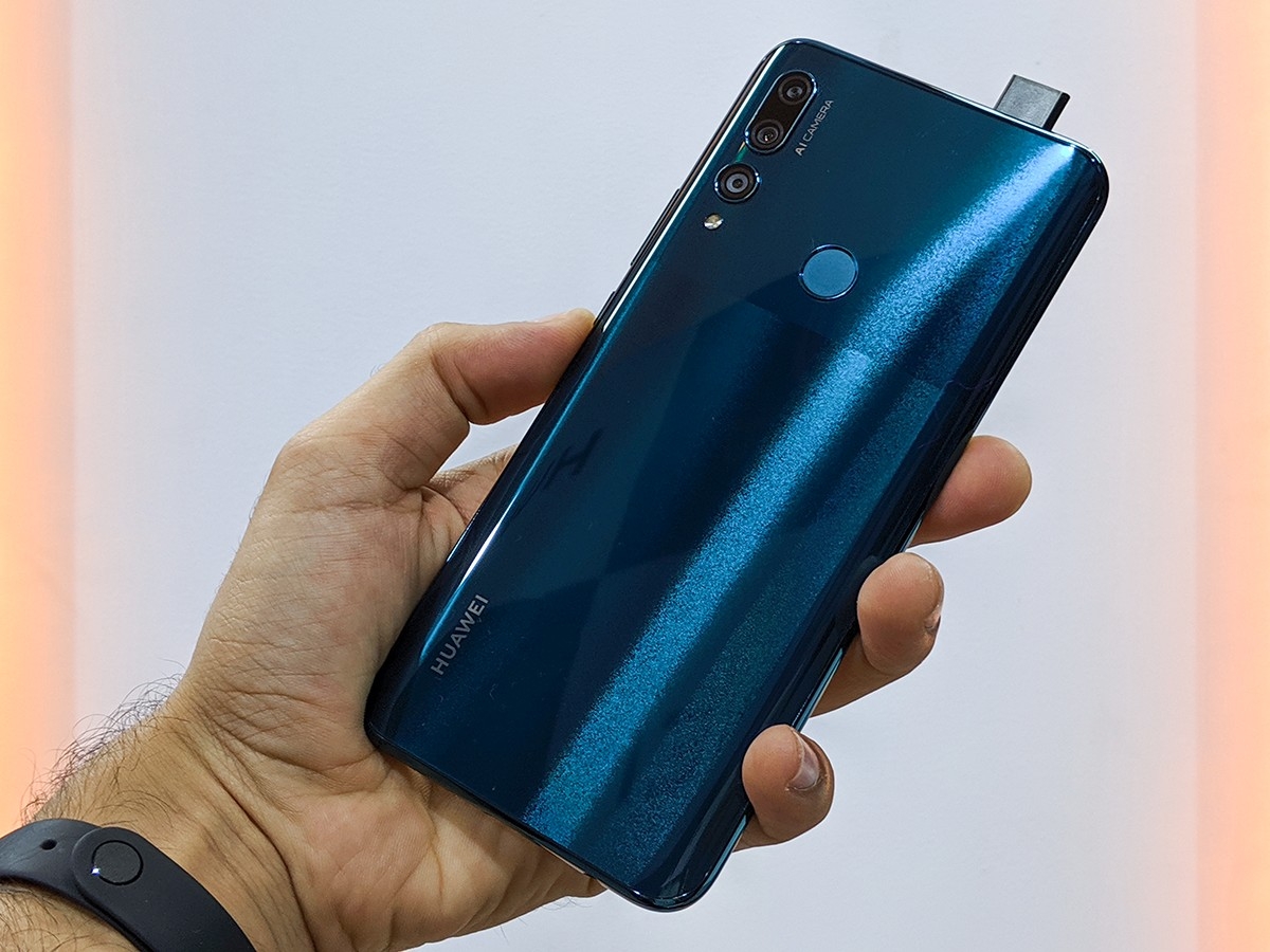 Dưới 6 triệu tìm smartphone màn hình tràn viền hoàn hảo có phải là điều bất khả thi? (ảnh 2) Dưới 6 triệu tìm smartphone màn hình tràn viền hoàn hảo có phải là điều bất khả thi? (ảnh 2)