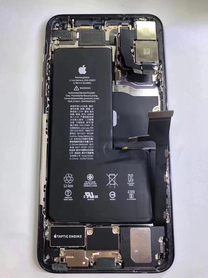 Mổ bụng iPhone 11 Pro Max (ảnh 2)