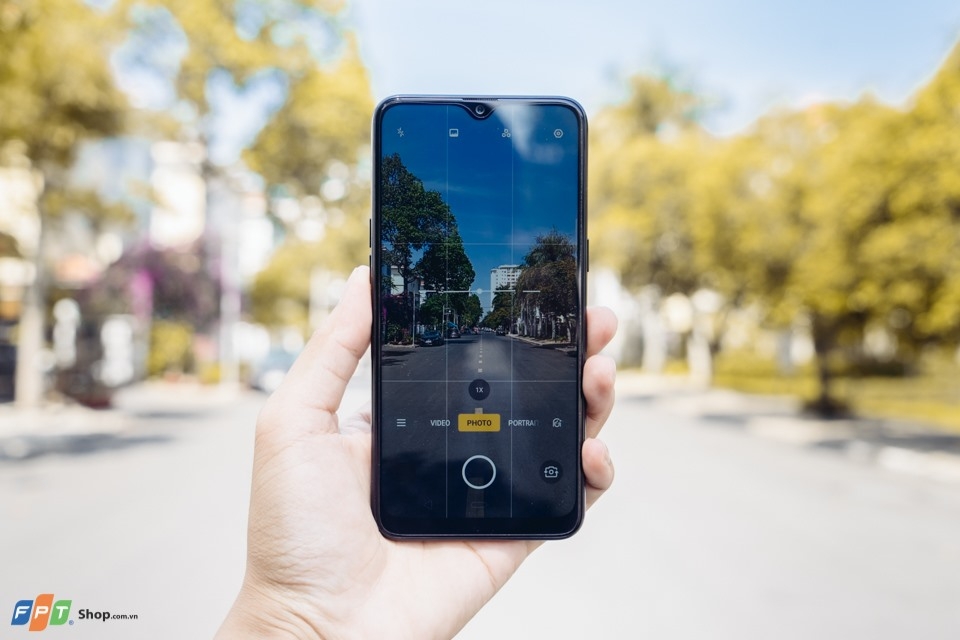 Ngoài thời lượng pin cực khỏe, Realme 3 có những gì mà hấp dẫn người dùng đến vậy? (ảnh 6)