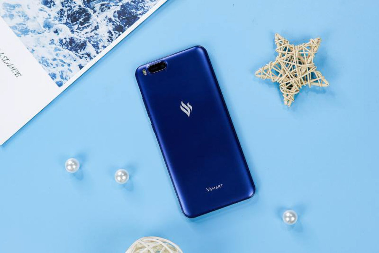 Vsmart Bee: Android Go mượt mà, thay đổi quan niệm về smartphone siêu rẻ (ảnh 3) Vsmart Bee: Android Go mượt mà, thay đổi quan niệm về smartphone siêu rẻ (ảnh 3)