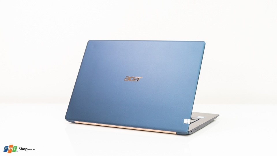 Ultrabook nào siêu mỏng nhẹ chưa đến 1kg, vẫn mạnh mẽ và tiện dụng? Đoán xem! (ảnh 2) Ultrabook nào siêu mỏng nhẹ chưa đến 1kg, vẫn mạnh mẽ và tiện dụng? Đoán xem! (ảnh 2)