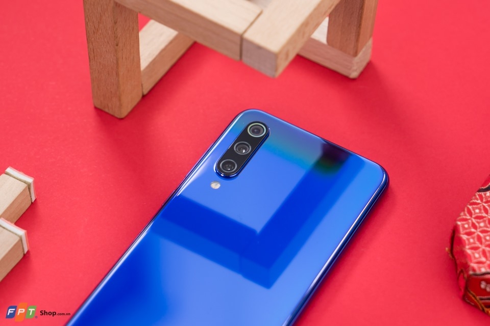 Giảm “sốc” 2 triệu, Xiaomi Mi 9 SE đang hấp dẫn nhất tầm giá trên 6 triệu đồng (ảnh 4) Giảm “sốc” 2 triệu, Xiaomi Mi 9 SE đang hấp dẫn nhất tầm giá trên 6 triệu đồng (ảnh 4)