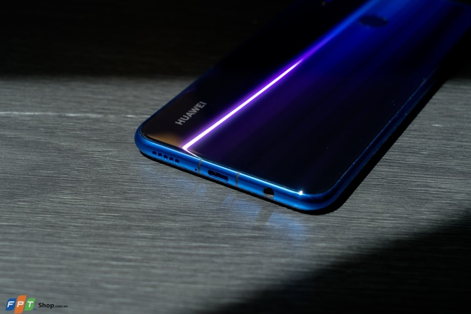 Chỉ còn dưới 5 triệu, Huawei Nova 3i đang là smartphone phổ thông đầy hấp dẫn (ảnh 2) Chỉ còn dưới 5 triệu, Huawei Nova 3i đang là smartphone phổ thông đầy hấp dẫn (ảnh 2)
