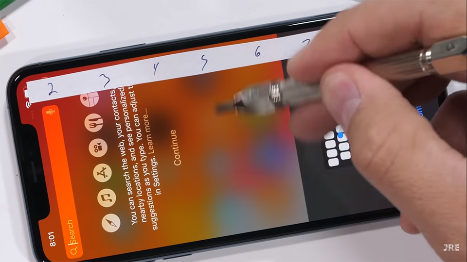 Tra tấn iPhone 11 Pro Max (ảnh 2)