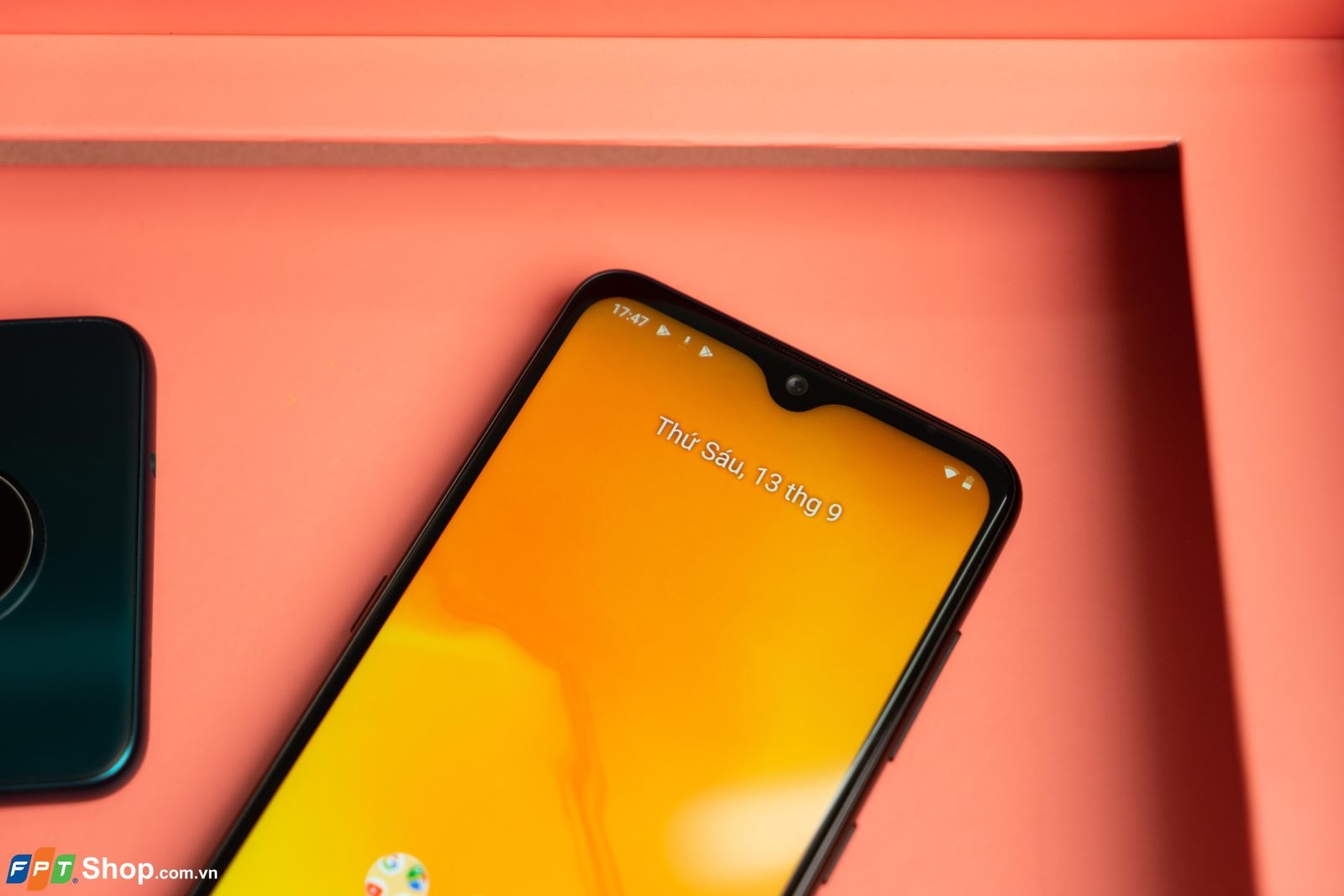 Hơn 5 triệu nên mua ngay chiếc smartphone này đón tết