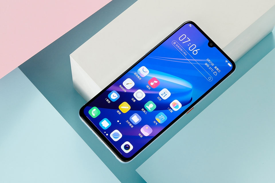 Vivo iQOO