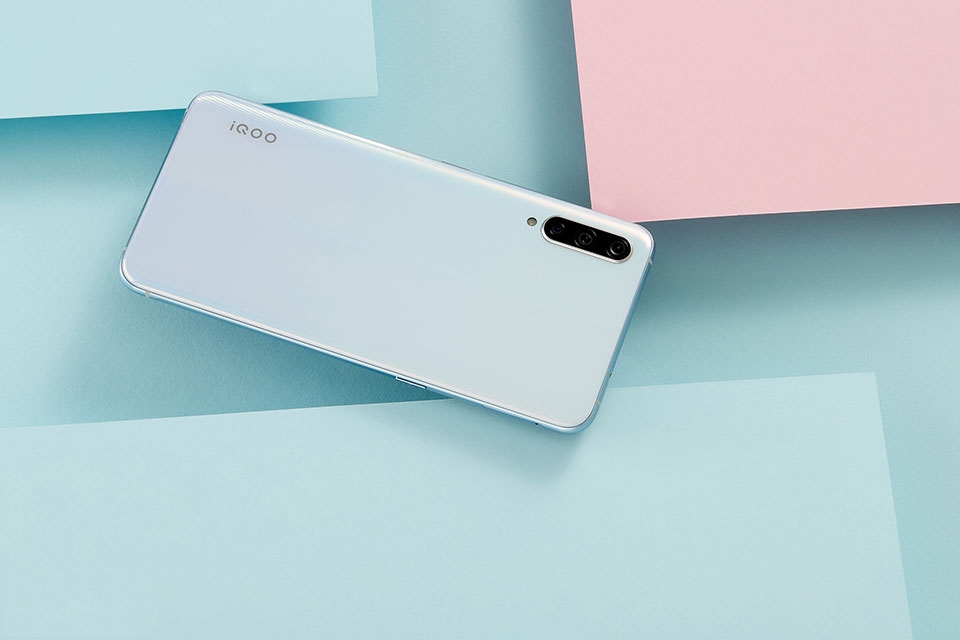 Vivo iQOO