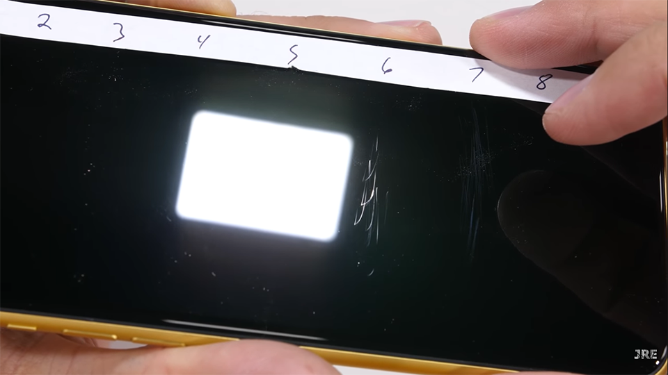 Tra tấn iPhone 11 (ảnh 3)
