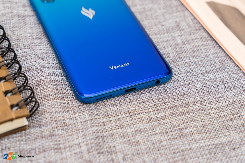 sạc nhanh trên Vsmart Live