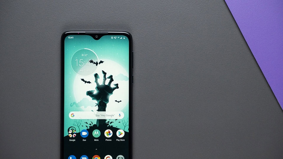 Motorola One Macro