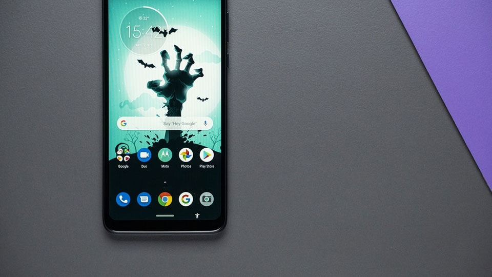 Motorola One Macro