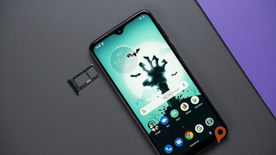 Motorola One Macro