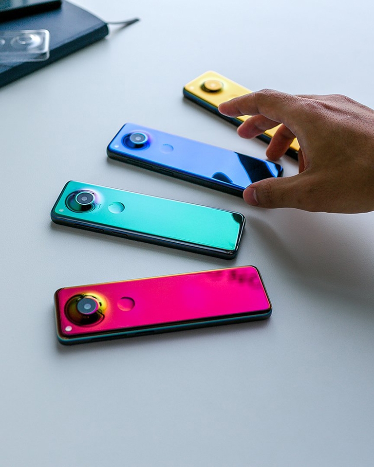 Essential Phone (ảnh 1) Essential Phone (ảnh 1)