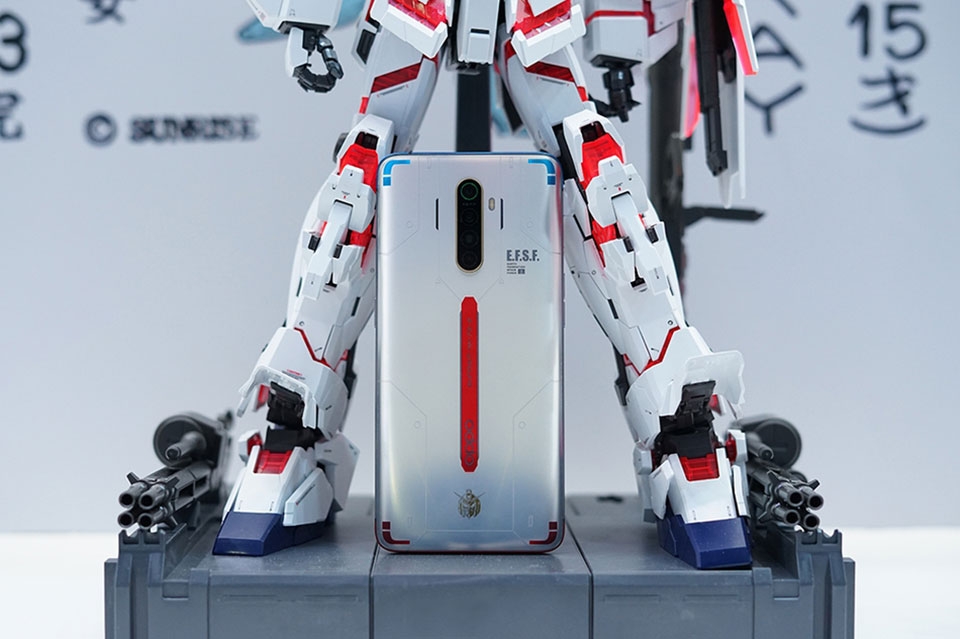 Trên tay OPPO Reno Ace Gundam Edition: Ấn tượng từ mọi góc cạnh!