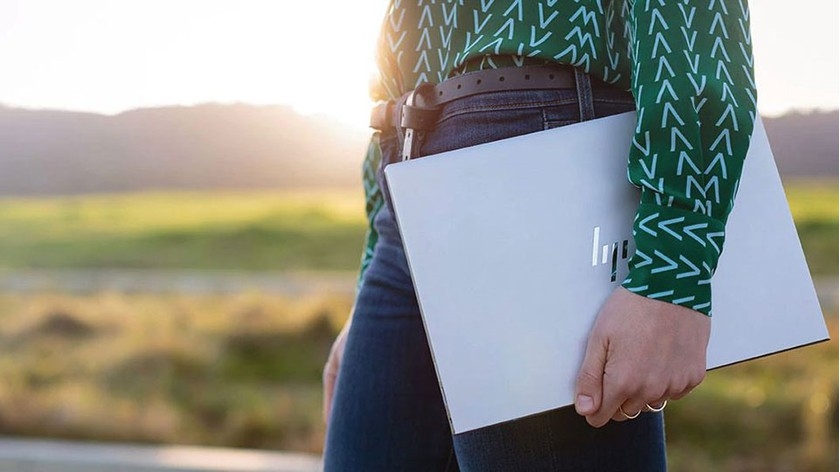 Asus Zenbook UX333FA vs HP Envy 13 08 Asus Zenbook UX333FA vs HP Envy 13 08