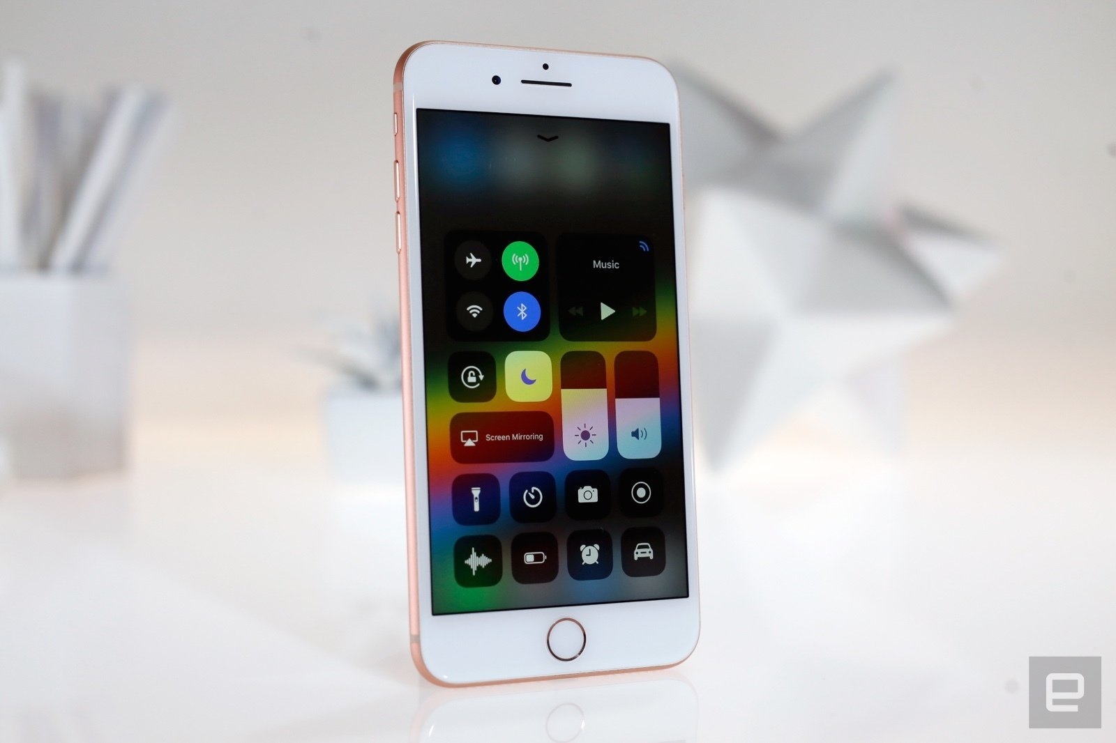 iPhone SE 2 02 iPhone SE 2 02