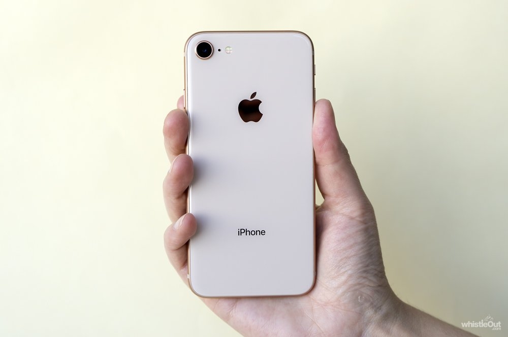 iPhone SE 2 06 iPhone SE 2 06