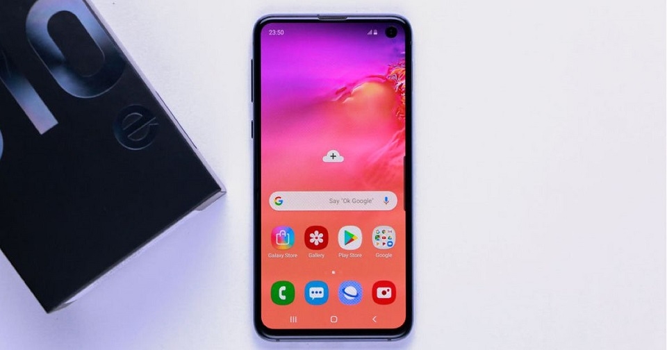 S10 series có màn hình đục lỗ S10 series có màn hình đục lỗ