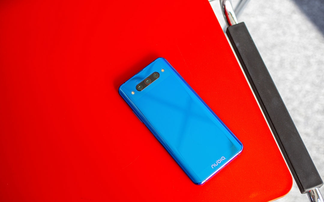 Mở hộp và trên tay ZTE Nubia Z20