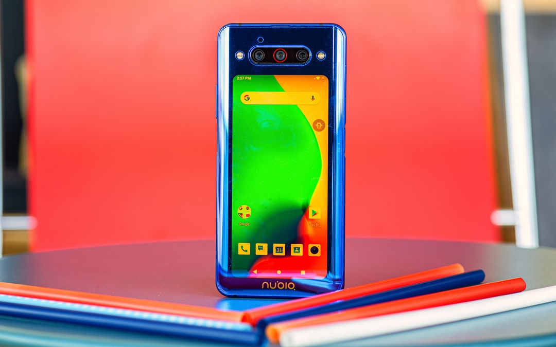 Mở hộp và trên tay ZTE Nubia Z20