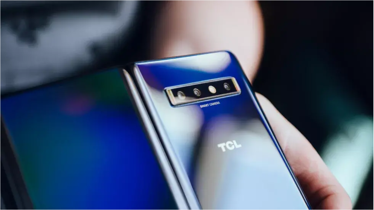 TCL giới thiệu nguyên mẫu smartphone màn hình gập với 3 phần độc đáo 4