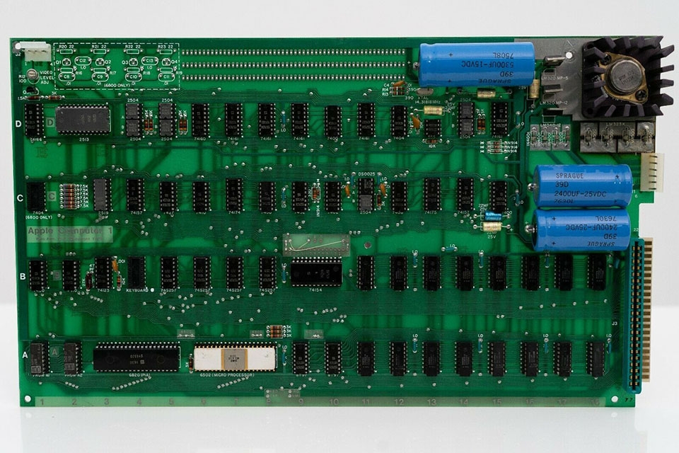 Apple-1 (ảnh 4) Apple-1 (ảnh 4)