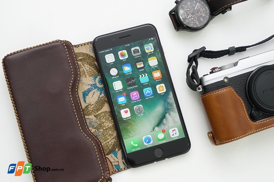 Hai chiếc iPhone không tai thỏ, màn hình lớn, cực kỳ đáng mua